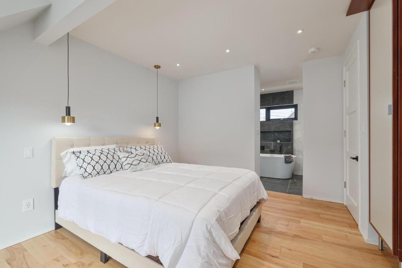 New Modern 1400 Sq Ft Coach House Near Everything Toronto Luaran gambar