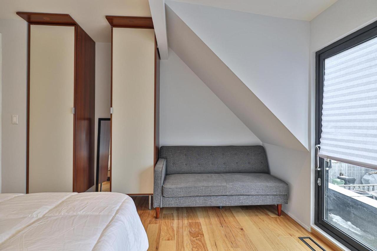 New Modern 1400 Sq Ft Coach House Near Everything Toronto Luaran gambar