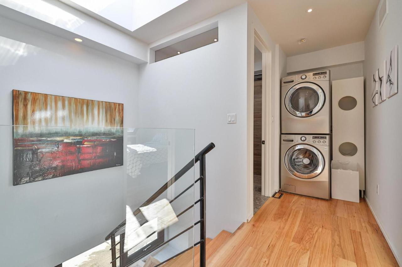 New Modern 1400 Sq Ft Coach House Near Everything Toronto Luaran gambar