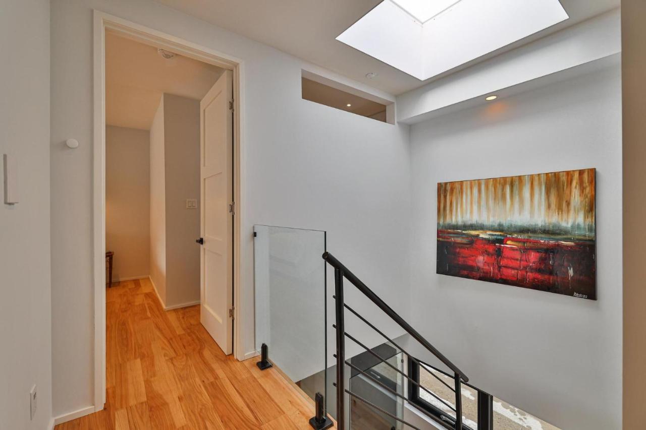 New Modern 1400 Sq Ft Coach House Near Everything Toronto Luaran gambar